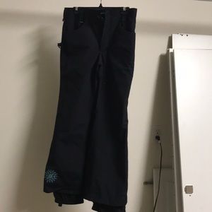 Women’s snowboard pants